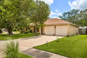 302 Forest Hills Dr, League City, TX 77573 - Photo 20