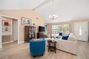 302 Forest Hills Dr, League City, TX 77573 - Photo 1
