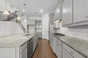 11811 St Augustine Dr, Mont Belvieu, TX 77535 - Photo 14