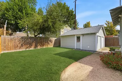 1015 E 14th Street, Houston, TX 77009 - Photo 32