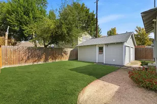 1015 E 14th St, Houston, TX 77009 - Photo 32