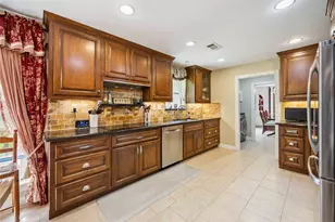 20420 Plaza Cir, Crosby, TX 77532 - Photo 6