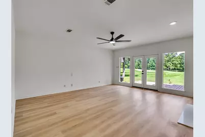 26 Cherry Hill Drive, Conroe, TX 77304 - Photo 8