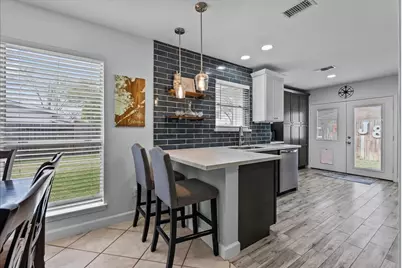 610 Oak Berry Drive, Kemah, TX 77565 - Photo 8