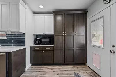 610 Oak Berry Drive, Kemah, TX 77565 - Photo 10