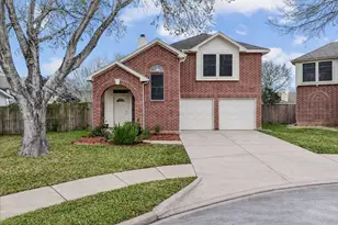 610 Oak Berry Dr, Kemah, TX 77565 - Photo 1