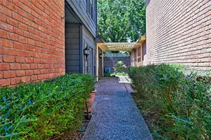 14317 Cashel Forest Dr, Houston, TX 77069 - Photo 2