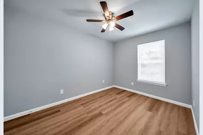 5822 Beldart Street, Houston, TX 77033 - Photo 10