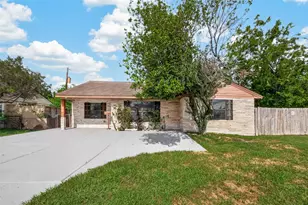 8402 Bascom Ln, Houston, TX 77080 - Photo 1
