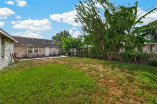 8402 Bascom Ln, Houston, TX 77080 - Photo 40