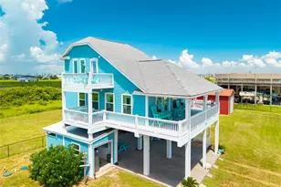 981 Sea Spray Dr, Crystal Beach, TX 77650 - Photo 4