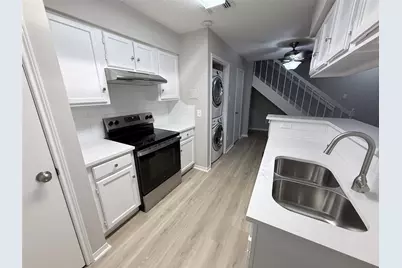 1515 Sandy Springs Road #1102, Houston, TX 77042 - Photo 4