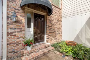 5850 Valley Forge Dr, Houston, TX 77057 - Photo 2