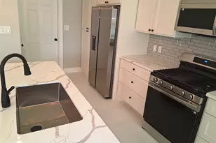 9001 Cheer St, Houston, TX 77063 - Photo 6