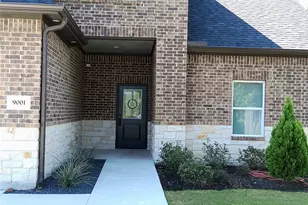 9001 Cheer St, Houston, TX 77063 - Photo 2