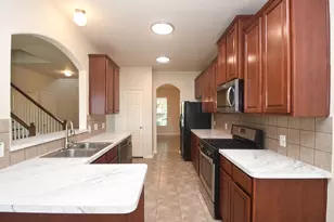 13111 Rippling Creek Ln, Pearland, TX 77584 - Photo 8