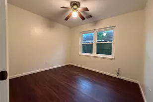 8226 Garden Parks Dr, Houston, TX 77075 - Photo 10
