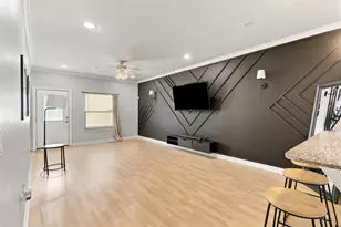 3501 Chenevert St, Houston, TX 77004 - Photo 8