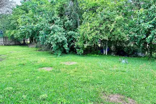 2005 Utah St, Baytown, TX 77520 - Photo 12