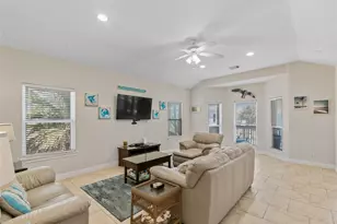 13819 Mutiny Ln, Galveston, TX 77554 - Photo 12