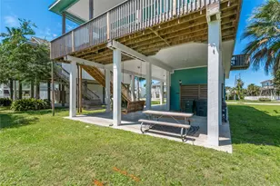 13819 Mutiny Ln, Galveston, TX 77554 - Photo 4