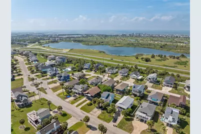 13819 Mutiny Lane, Galveston, TX 77554 - Photo 36