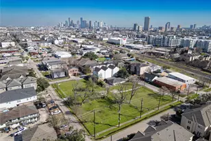 5006 Maxie St, Houston, TX 77007 - Photo 4