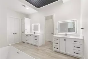 8798 Grand Lake Estates Dr, Montgomery, TX 77316 - Photo 24