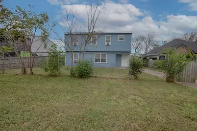 1211 1st Avenue N, Texas City, TX 77590 - Photo 1