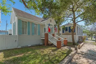923 Church St, Galveston, TX 77550 - Photo 36