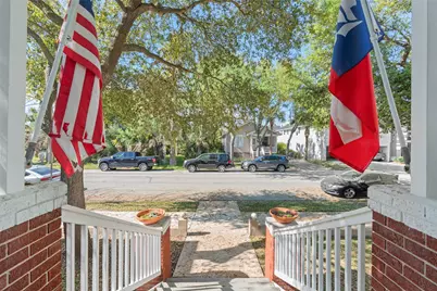 923 Church Street, Galveston, TX 77550 - Photo 2