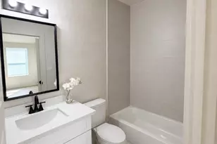 1914 Roosevelt St, Houston, TX 77012 - Photo 10
