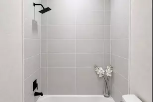 1914 Roosevelt St, Houston, TX 77012 - Photo 8