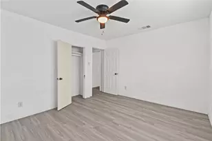 319 E B St, La Porte, TX 77571 - Photo 18