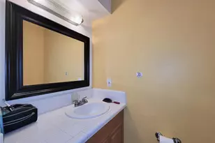1911 Sherwood Forest St, Houston, TX 77043 - Photo 10