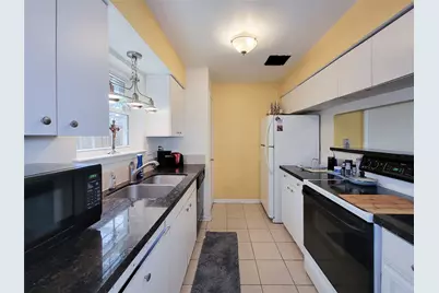 1911 Sherwood Forest Street #2, Houston, TX 77043 - Photo 6