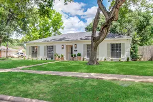 12870 Westleigh Dr, Houston, TX 77077 - Photo 2