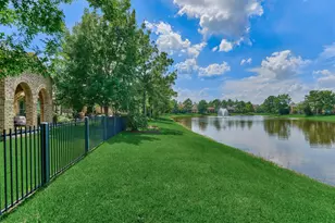 82 E Crystal Canyon Cir, The Woodlands, TX 77389 - Photo 4