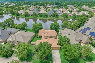82 E Crystal Canyon Cir, The Woodlands, TX 77389 - Photo 2