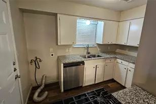 11046 Spottswood Dr, Houston, TX 77016 - Photo 8