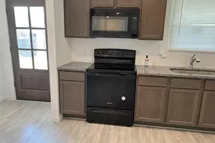 17074 Marie Vlg Dr, Conroe, TX 77306 - Photo 10