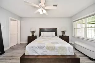 5758 Meadow Creek Ln, Houston, TX 77017 - Photo 22