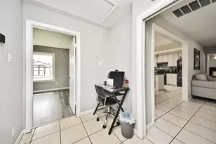 5758 Meadow Creek Ln, Houston, TX 77017 - Photo 32