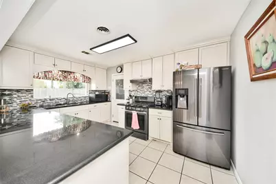 5758 Meadow Creek Lane, Houston, TX 77017 - Photo 20