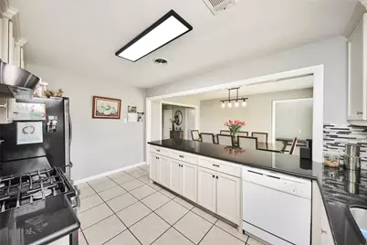 5758 Meadow Creek Lane, Houston, TX 77017 - Photo 16