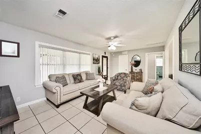 5758 Meadow Creek Lane, Houston, TX 77017 - Photo 8