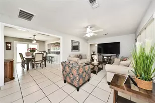 5758 Meadow Creek Ln, Houston, TX 77017 - Photo 10