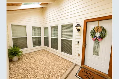 1100 Cactus Street, Baytown, TX 77521 - Photo 2