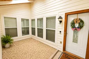1100 Cactus St, Baytown, TX 77521 - Photo 2