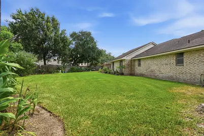 3508 Camelot Street, Baytown, TX 77521 - Photo 28